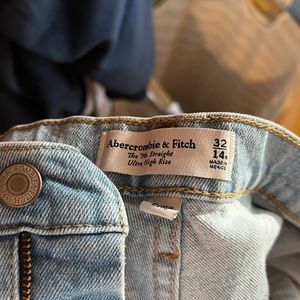 Abercrombie & fitch 90s straight ultra high rise jeans curve love is 14r/32